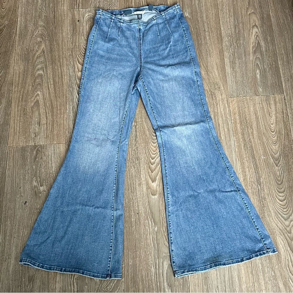 Women's Flared Blue Jeans